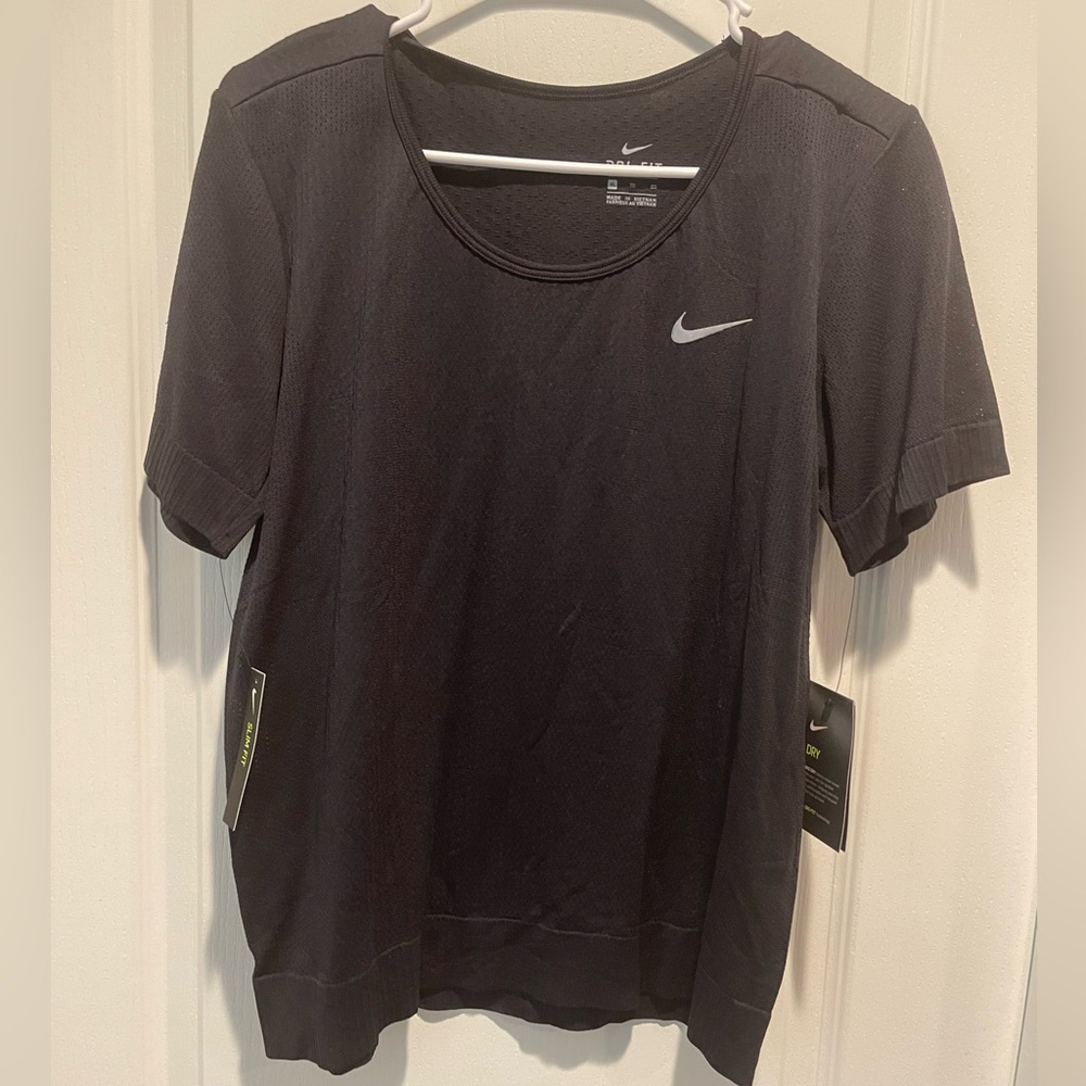 Nike new stretch material slim fit top size XL
